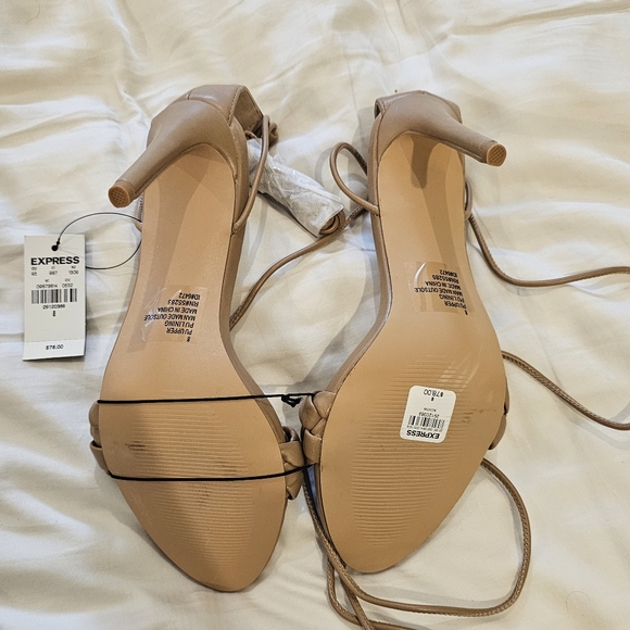 Express Heels- NWT - Picture 4 of 5